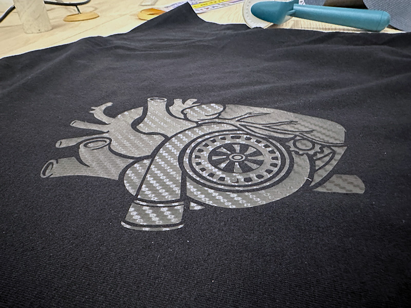 Nadruki na odzieży reklamowej